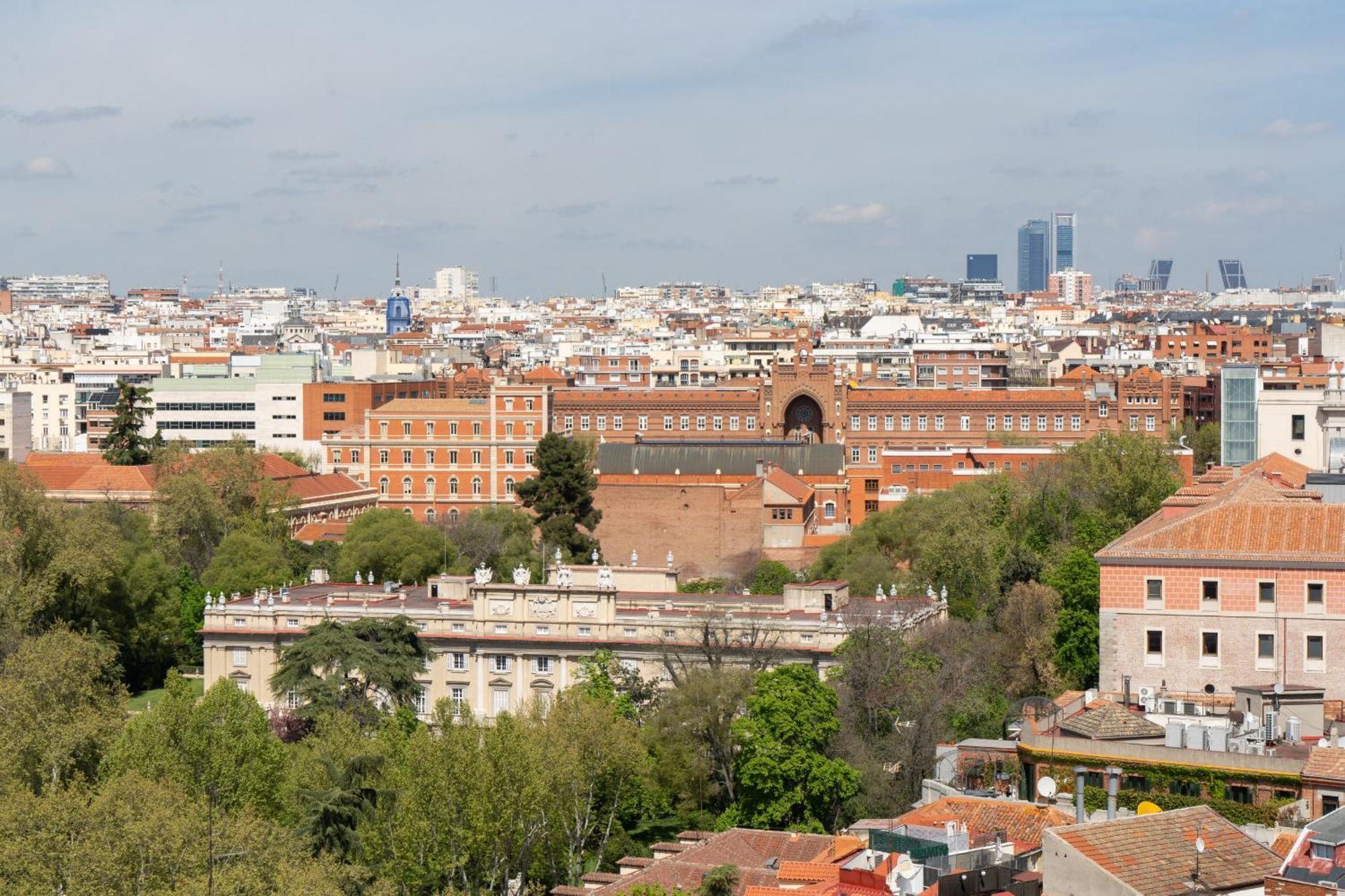 Apartamento En Plaza De Espana Alquiler Temporal マドリード エクステリア 写真